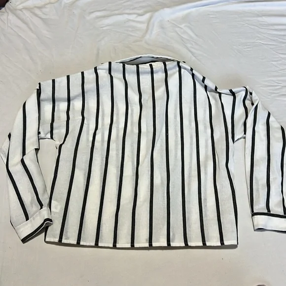LuLu’s Black & White Cotton Striped Button Up XS EUC - Picture 5 of 5